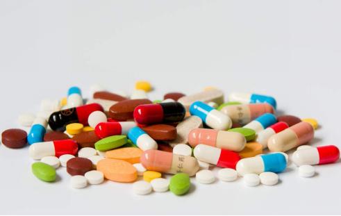 抗生素、消炎藥、抗菌藥先分清再用藥，亂用后果很嚴重